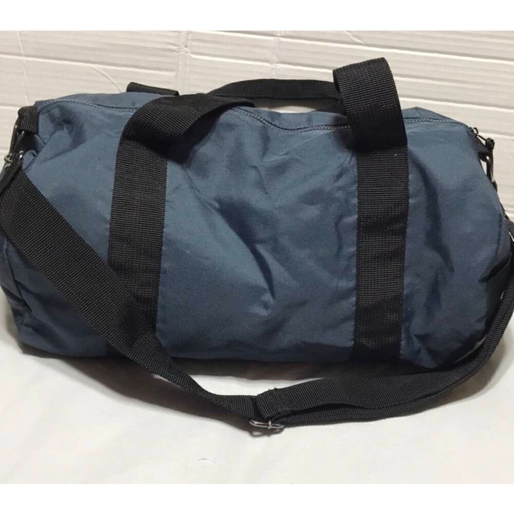 BNWOT Givenchy duffle bag - Picture 4 of 4
